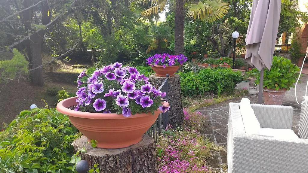 *** Bed & Breakfast Villa La Nussa Capolona Italy