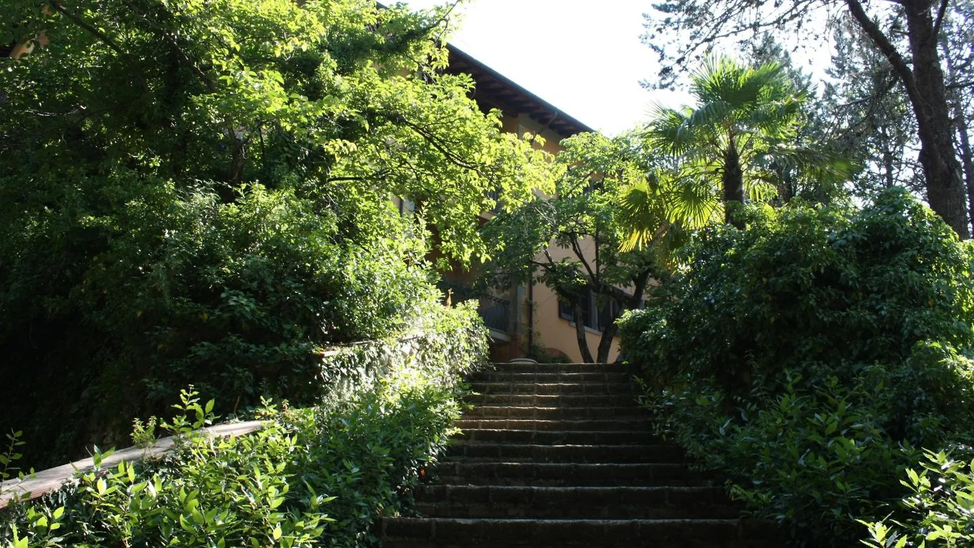 Bed & Breakfast Villa La Nussa Capolona